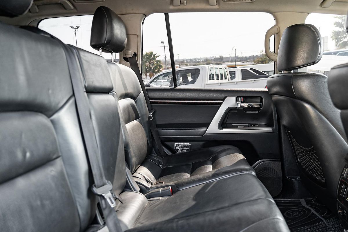 2014 Toyota Landcruiser Sahara VDJ200R