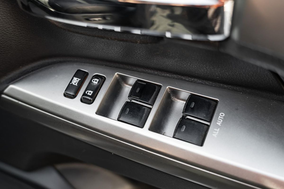 2014 Toyota Landcruiser Sahara VDJ200R