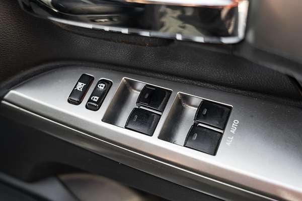 2014 Toyota Landcruiser Sahara VDJ200R