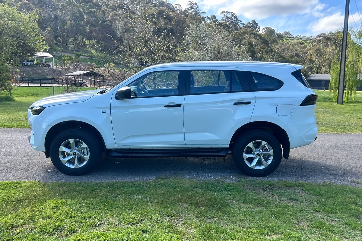 2025 Isuzu MU-X LS-M