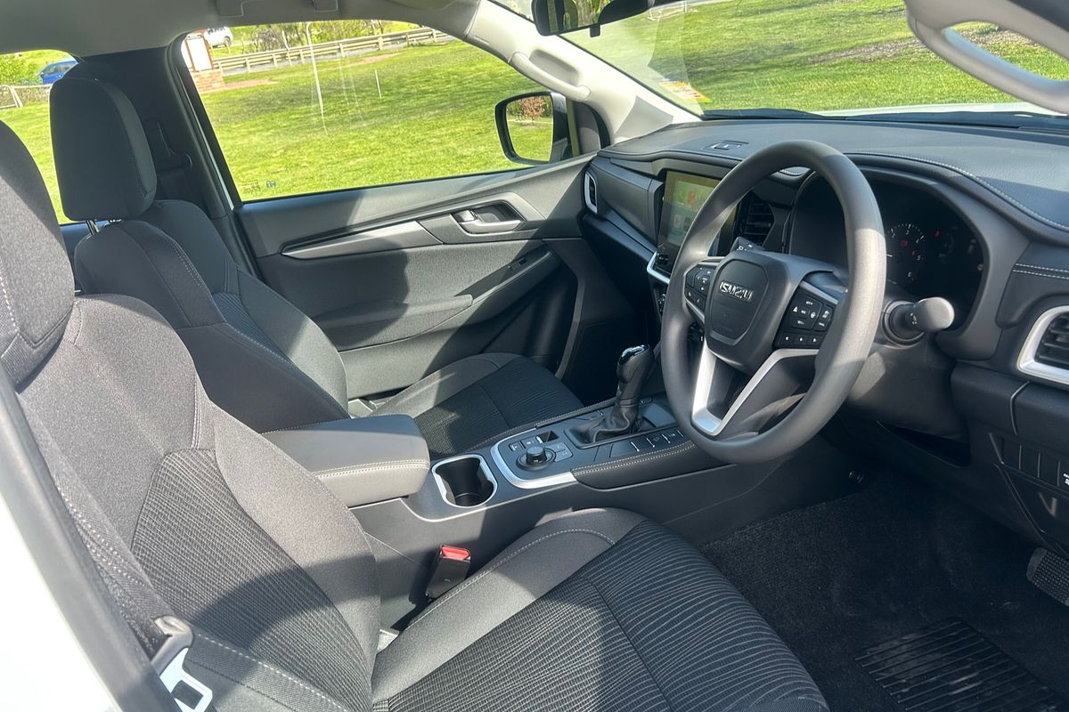 2025 Isuzu MU-X LS-M