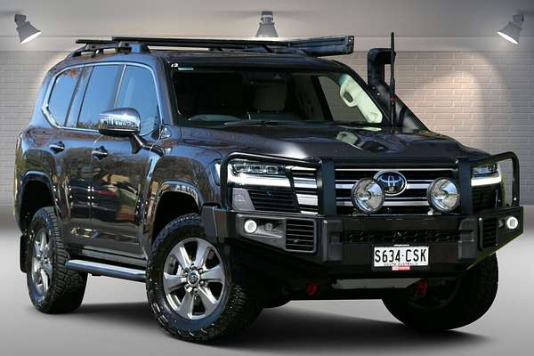 2022 Toyota Landcruiser Sahara FJA300R