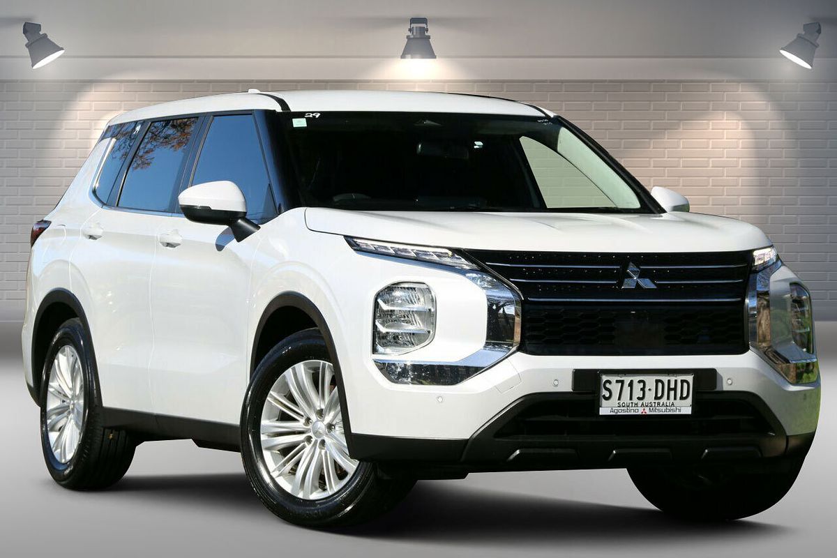 2022 Mitsubishi Outlander ES ZM