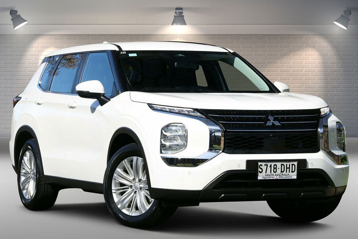 2022 Mitsubishi Outlander ES ZM