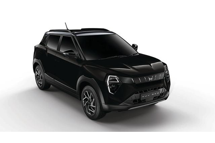 2025 Mahindra XUV3XO AX7L