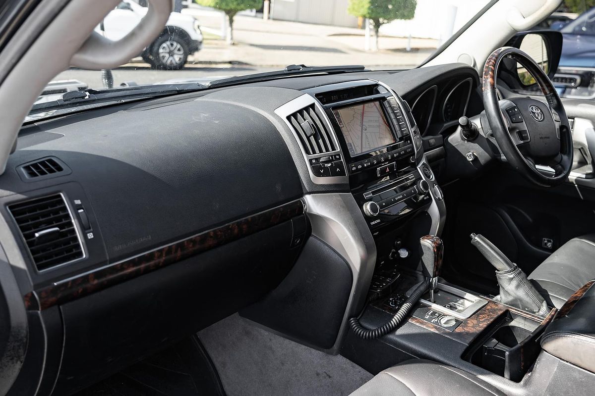 2014 Toyota Landcruiser Sahara VDJ200R