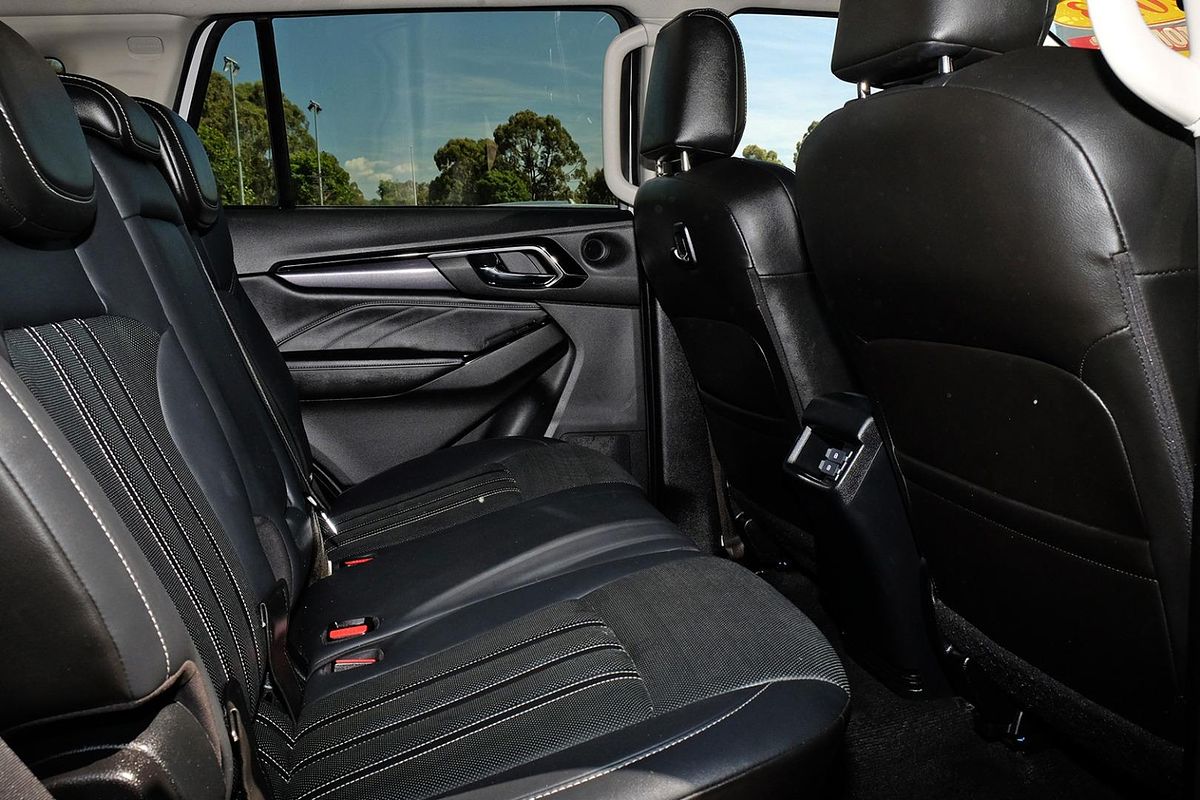 2023 Isuzu MU-X LS-T