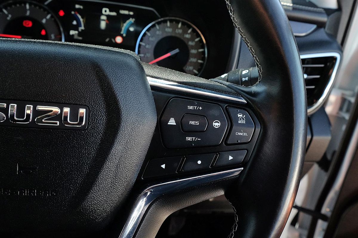 2023 Isuzu MU-X LS-T