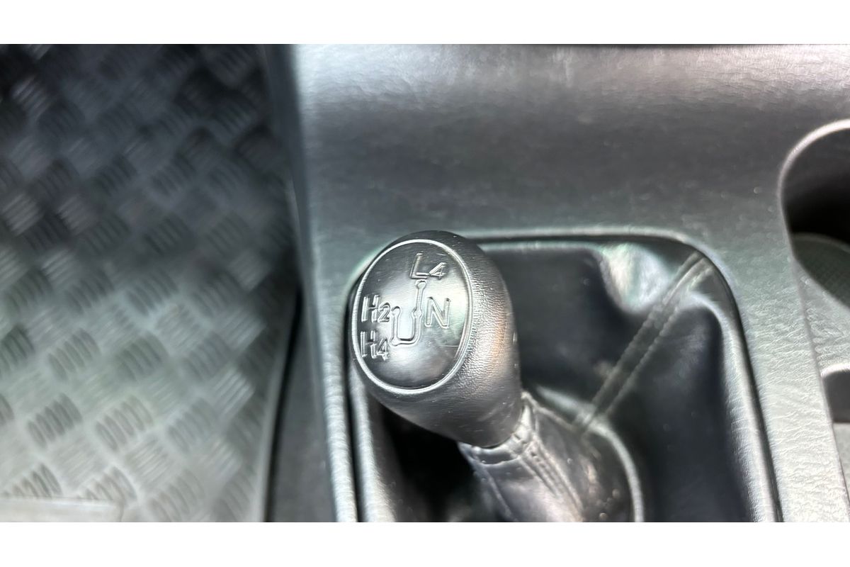 2015 Toyota Hilux SR KUN26R 4X4