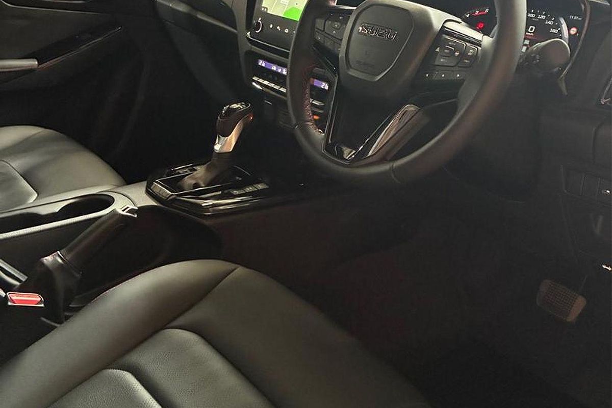 2025 Isuzu D-MAX X-TERRAIN 4X4