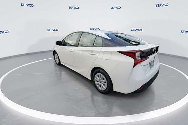 2022 Toyota Prius LE