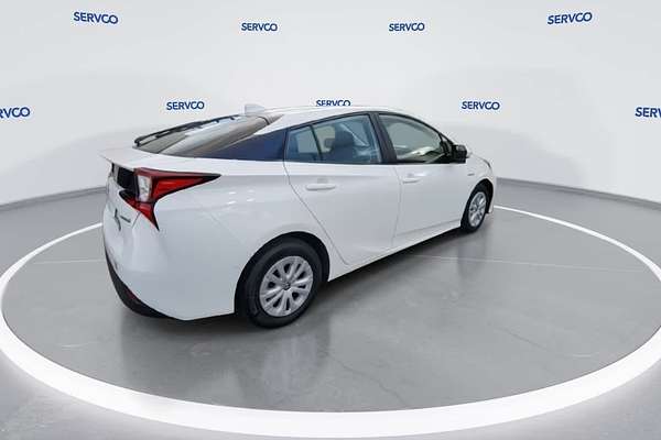 2022 Toyota Prius LE