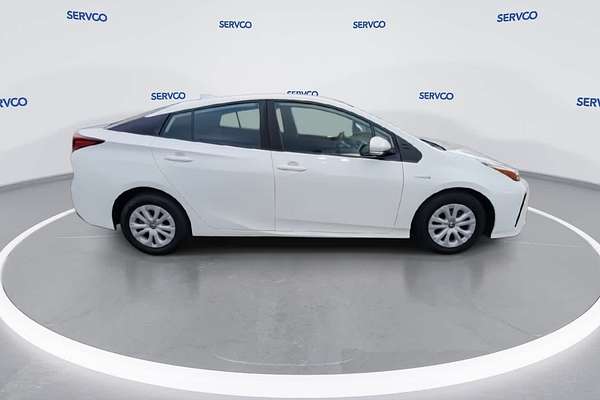 2022 Toyota Prius LE