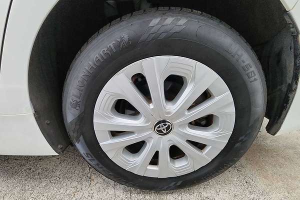 2022 Toyota Prius LE