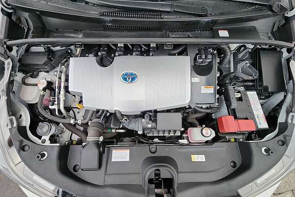2022 Toyota Prius LE