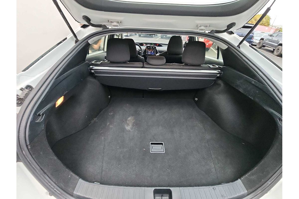 2022 Toyota Prius LE