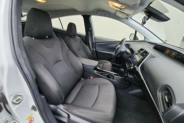 2022 Toyota Prius LE