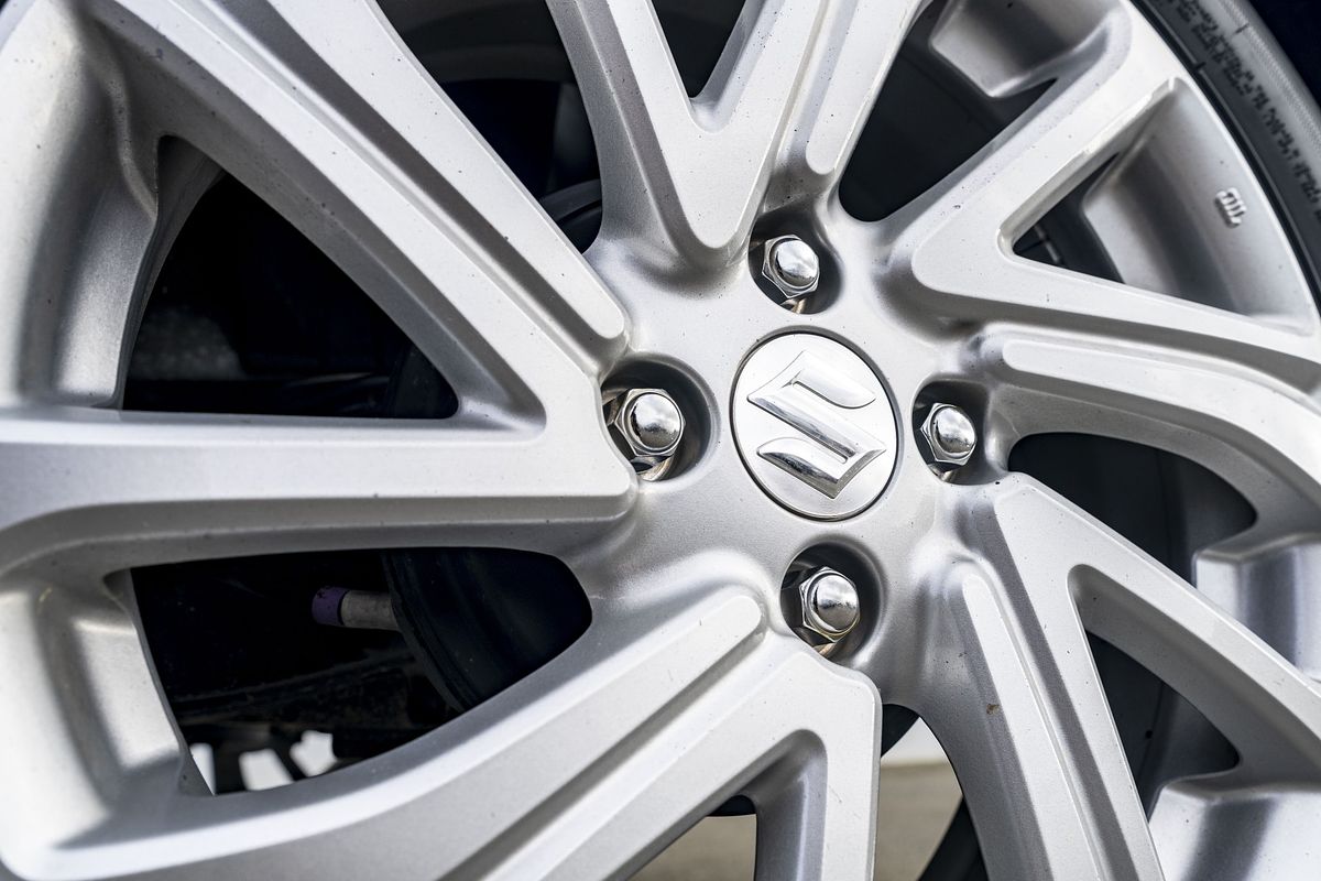 2023 Suzuki Swift Glx Hybrid 1.2Ph