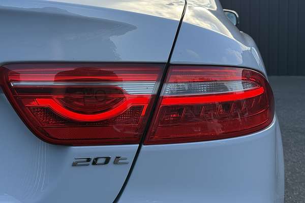 2015 Jaguar XE 20t Prestige X760