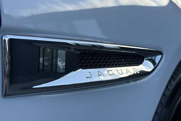 2015 Jaguar XE 20t Prestige X760
