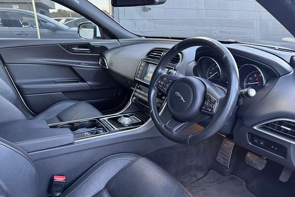 2015 Jaguar XE 20t Prestige X760