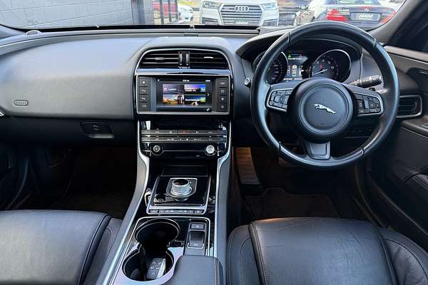 2015 Jaguar XE 20t Prestige X760