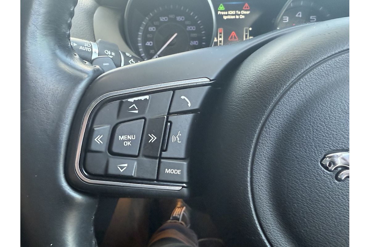 2015 Jaguar XE 20t Prestige X760