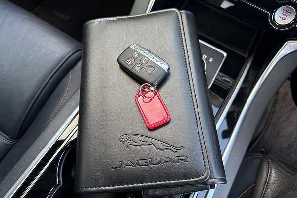 2015 Jaguar XE 20t Prestige X760