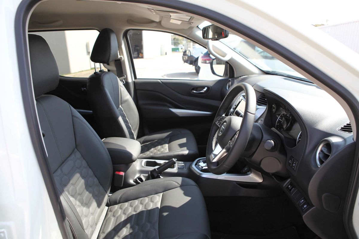 2025 Nissan Navara ST-X D23 4X4