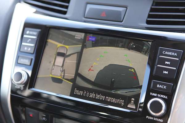 2025 Nissan Navara ST-X D23 4X4