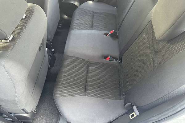 2014 Suzuki Swift GL Navigator FZ