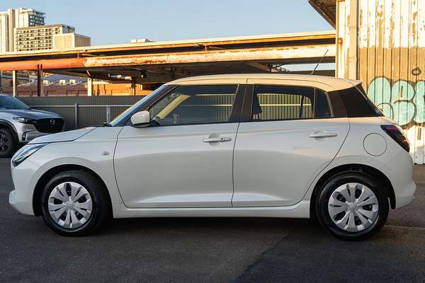 2024 Suzuki Swift Hybrid UZ