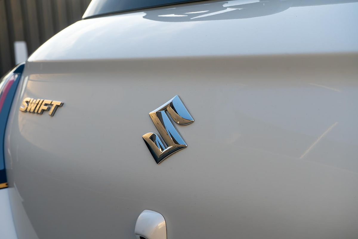2024 Suzuki Swift Hybrid UZ