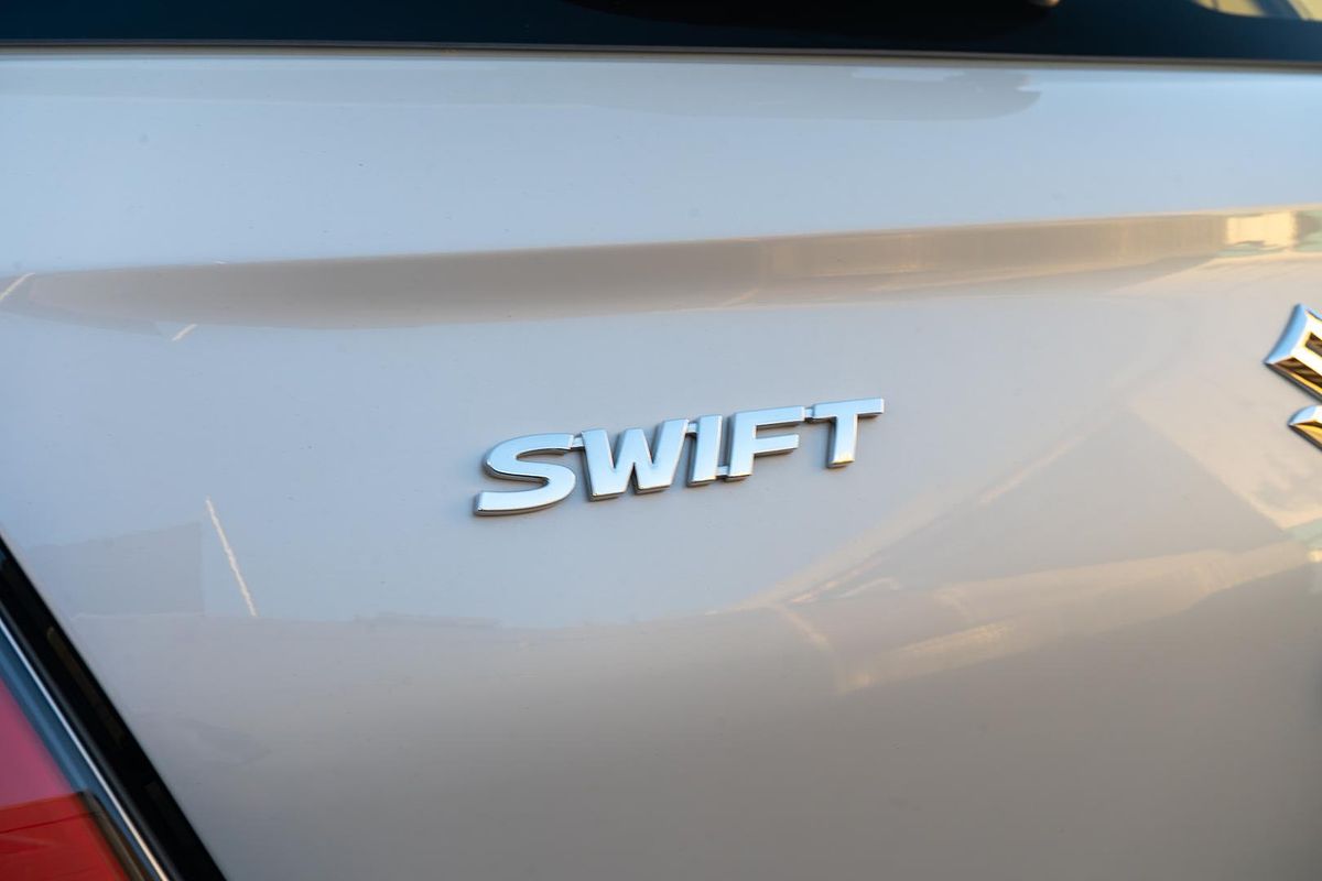 2024 Suzuki Swift Hybrid UZ