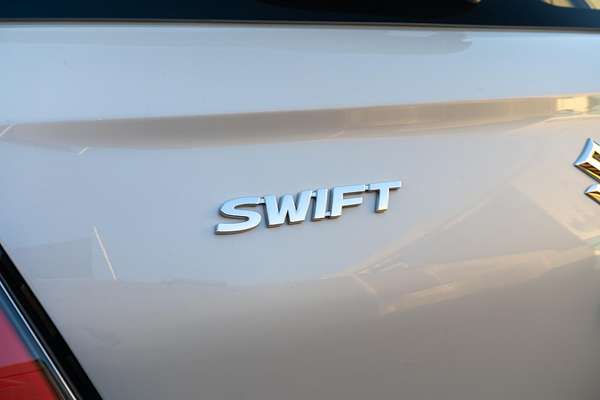 2024 Suzuki Swift Hybrid UZ