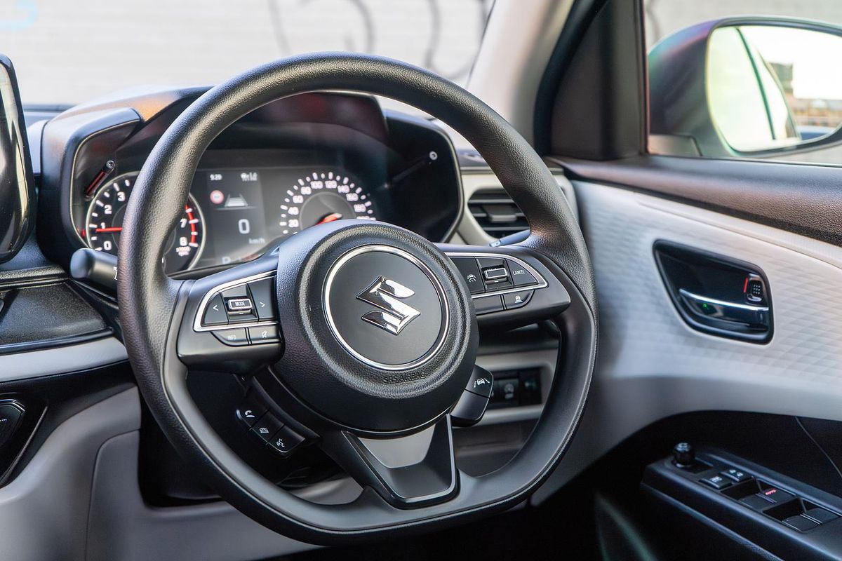 2024 Suzuki Swift Hybrid UZ