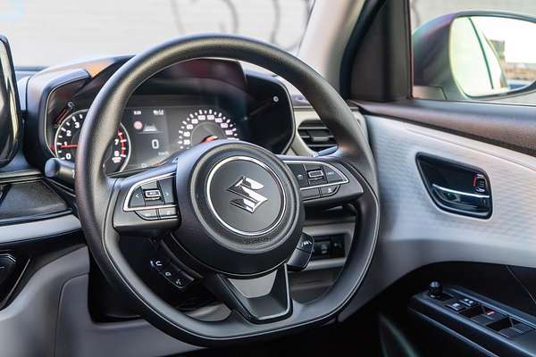 2024 Suzuki Swift Hybrid UZ