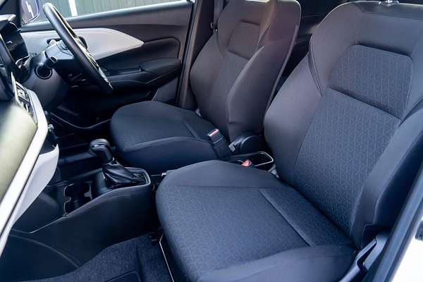 2024 Suzuki Swift Hybrid UZ