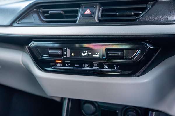 2024 Suzuki Swift Hybrid UZ