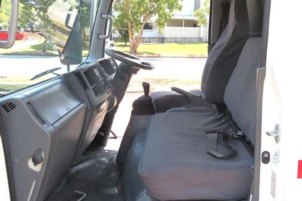 2011 Isuzu NNR 200