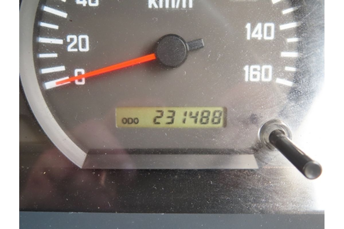 2011 Isuzu NNR 200