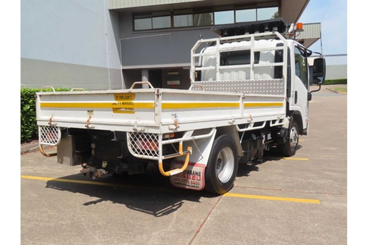 2011 Isuzu NNR 200