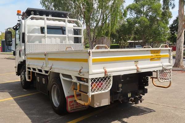 2011 Isuzu NNR 200