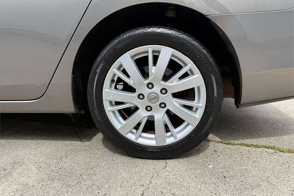 2013 Nissan Pulsar Ti B17