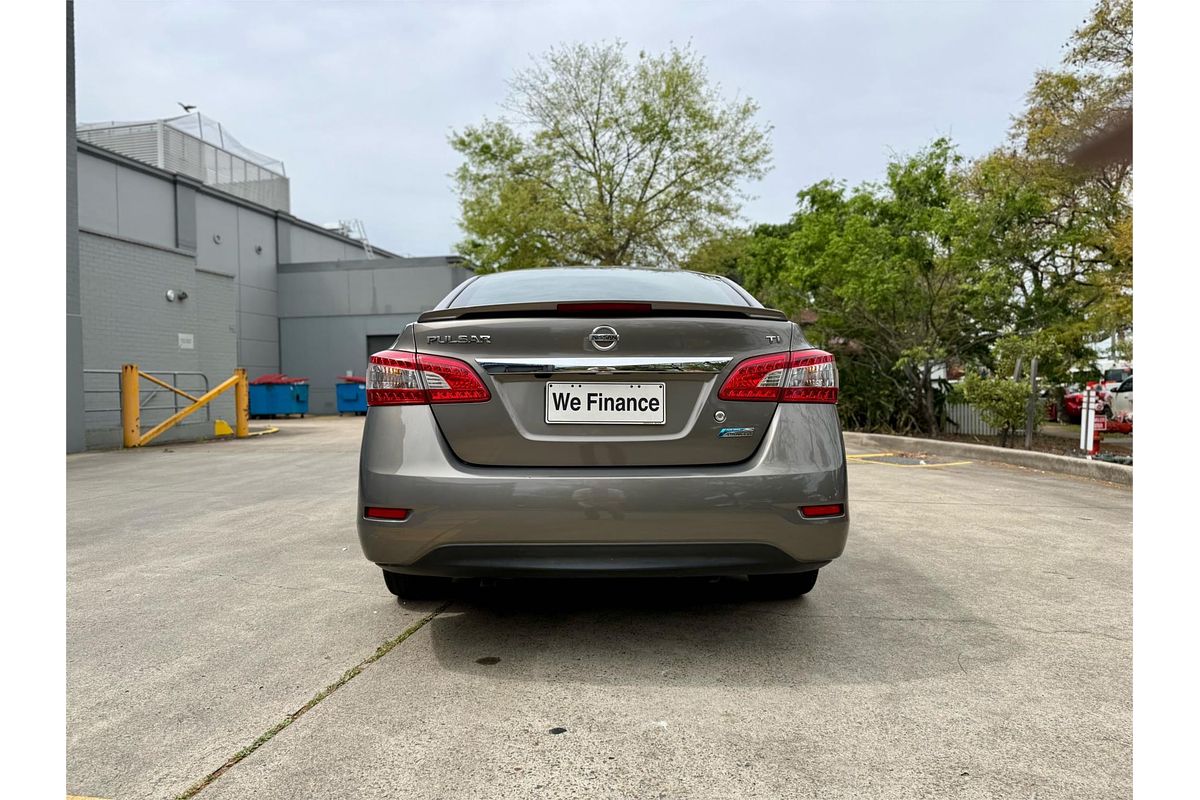 2013 Nissan Pulsar Ti B17