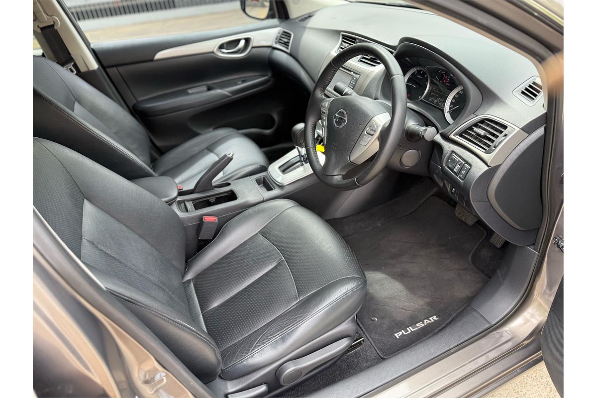 2013 Nissan Pulsar Ti B17