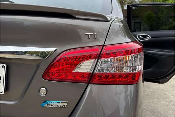 2013 Nissan Pulsar Ti B17