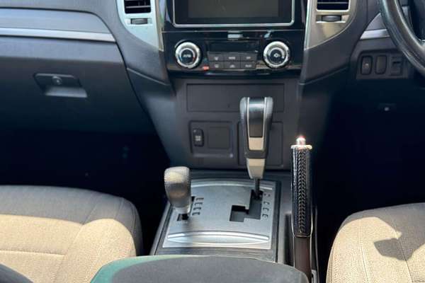 2017 Mitsubishi Pajero GLX NX