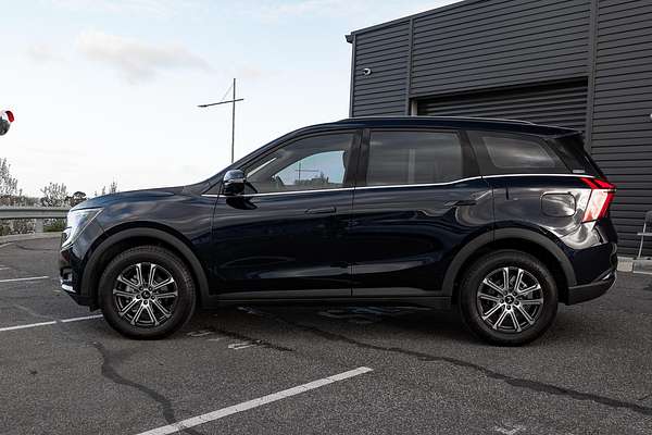 2025 Mahindra XUV700 AX7L