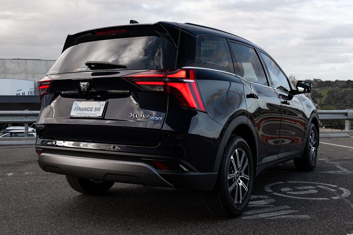 2025 Mahindra XUV700 AX7L